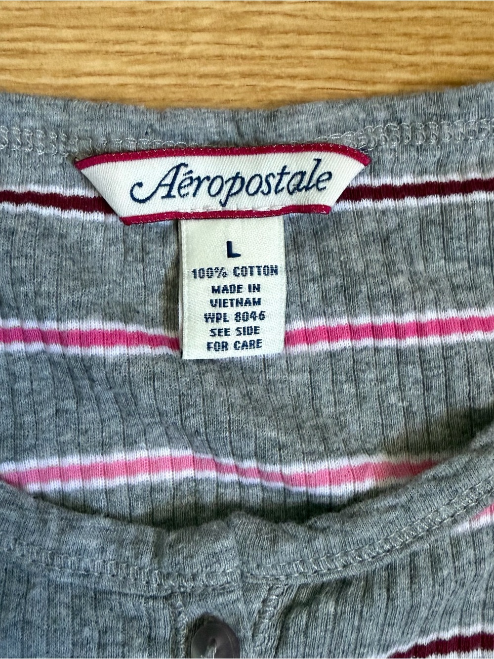 2000s Aeropostale Gray Ribbed Top with Pink Stripes - Picture 4 of 4
